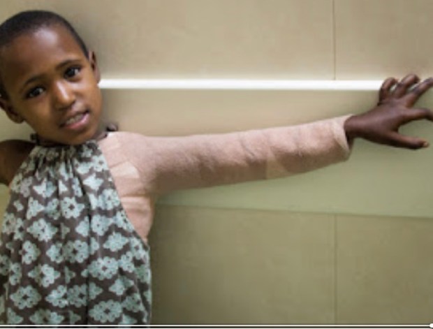 AAF9F915-52BD-415B-A34E-8DAAD3CC8048